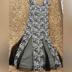 Candalite women’s formal dress. Size M.